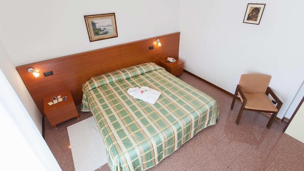 Hotel Rossini Tabiano Terme Eksteriør bilde