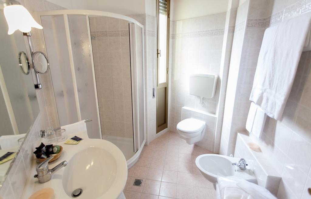 Hotel Rossini Tabiano Terme Eksteriør bilde