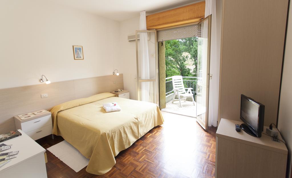 Hotel Rossini Tabiano Terme Eksteriør bilde