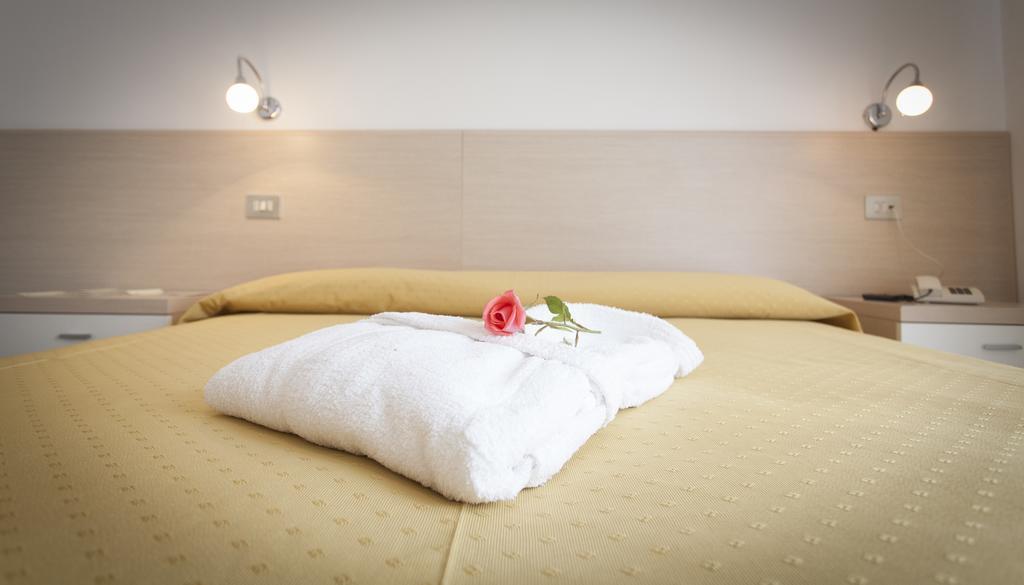 Hotel Rossini Tabiano Terme Eksteriør bilde