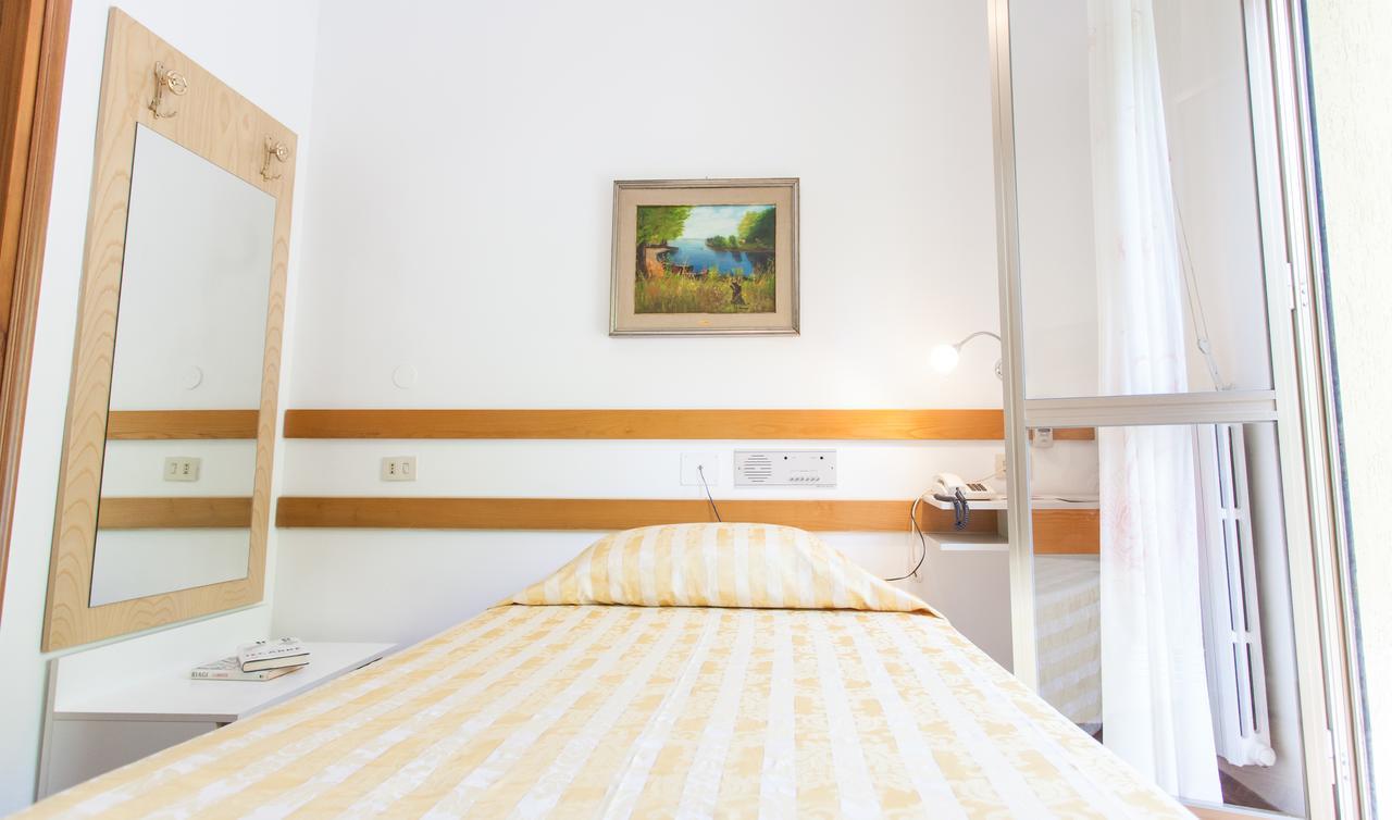 Hotel Rossini Tabiano Terme Eksteriør bilde