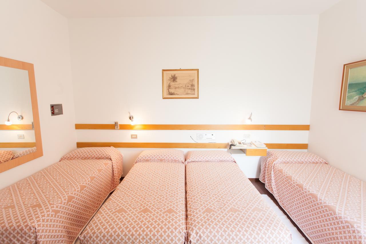 Hotel Rossini Tabiano Terme Eksteriør bilde