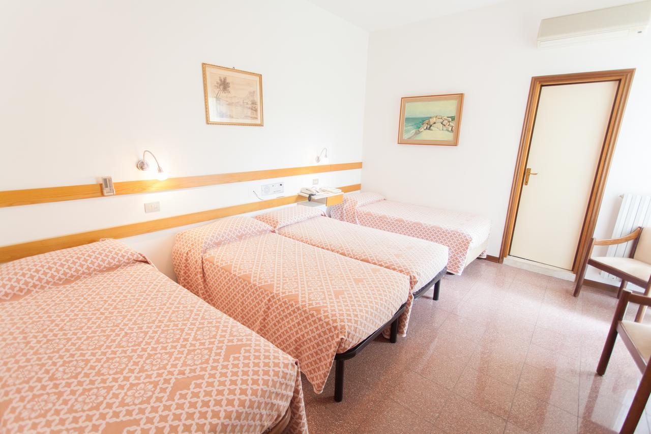 Hotel Rossini Tabiano Terme Eksteriør bilde